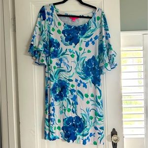 Pale pink floral ruffle short sleeve dress from Lilly!